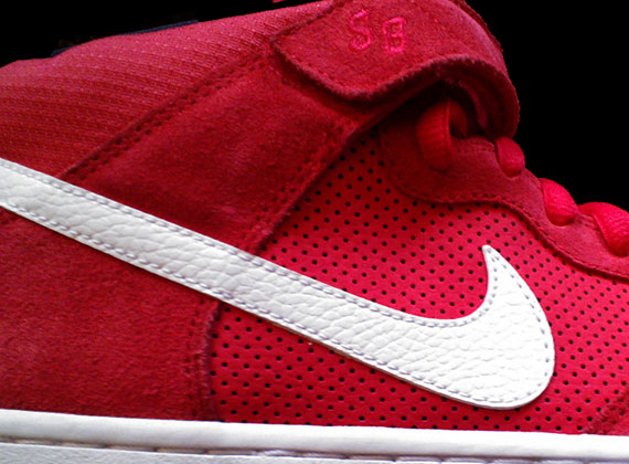Nike SB Dunk Mid “Team Red” – Spring 2013
