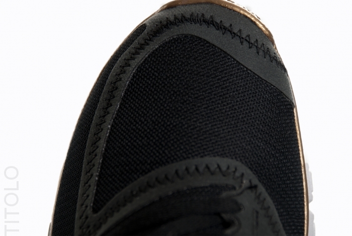 Nike Wmns Free 5.0 V4 Black Metallic Gold White 3