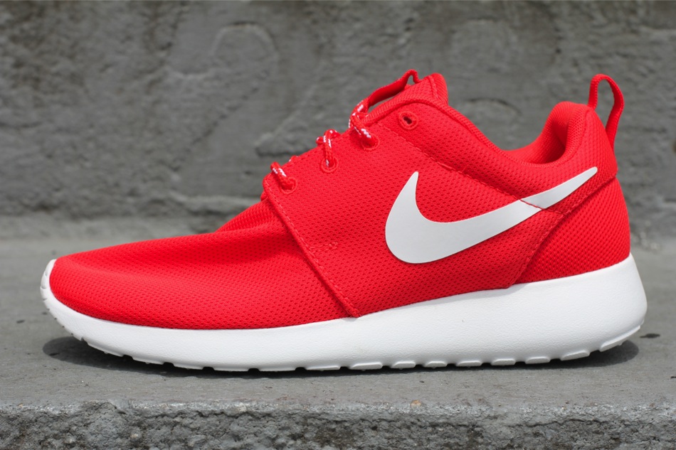 Nike Wmns Roshe Run Challenge Red White Volt 2