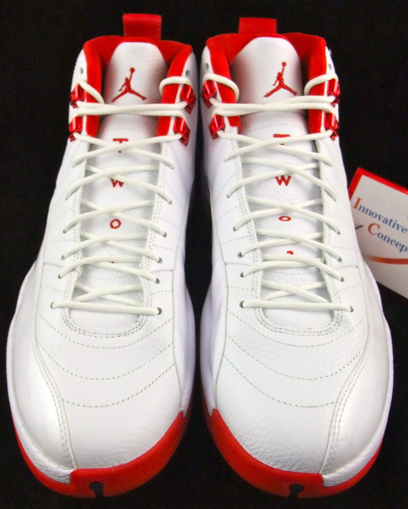 Air Jordan Xii Mike Bibby Hawks Pe 04
