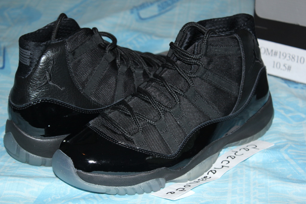 Blackout Air Jordan Xi 02