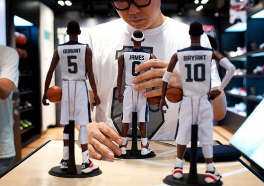Coolrainz x Nike “Relive The Dream” Figurines