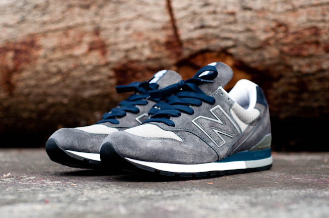New Balance 996 Dark Grey 01