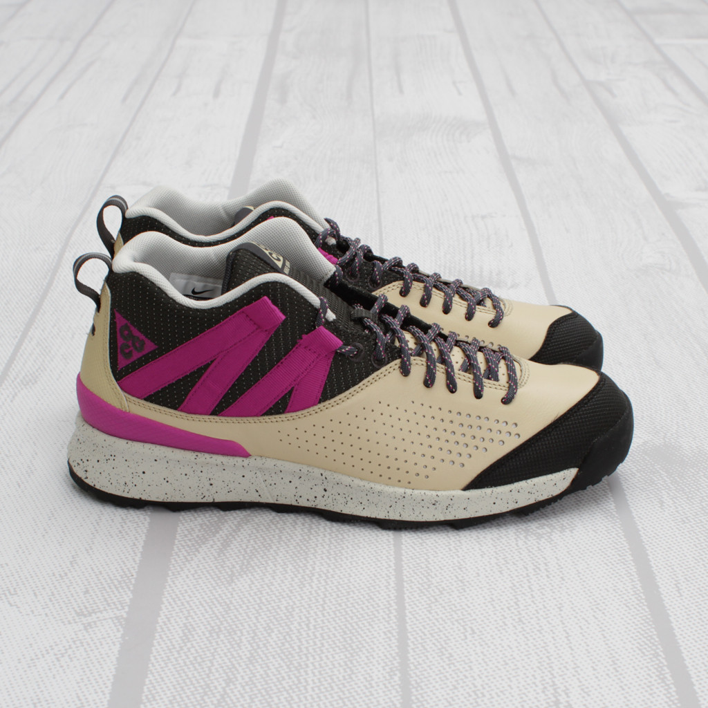 Nike Acg Okwahn Ii Vegas Gold Anthracite Magenta 1