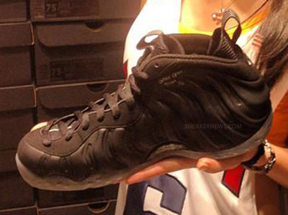"Stealth" Nike Air Foamposite One 