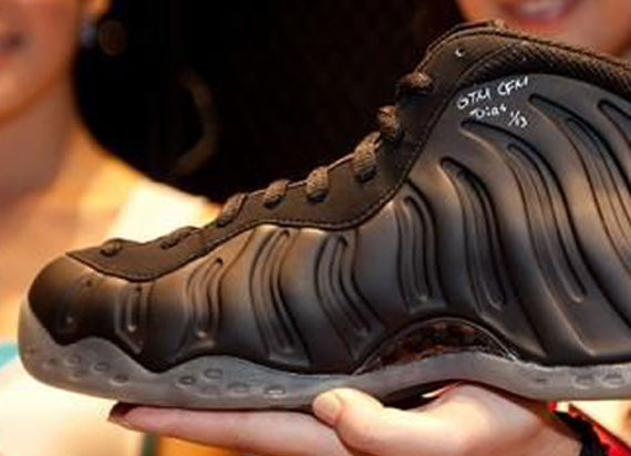 Nike Air Foamposite Stealth Black 1
