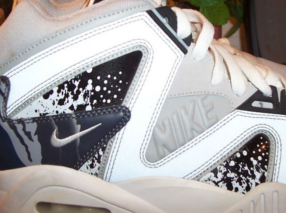 Nike Air Tech Challenge Hybrid - Reflective Sample