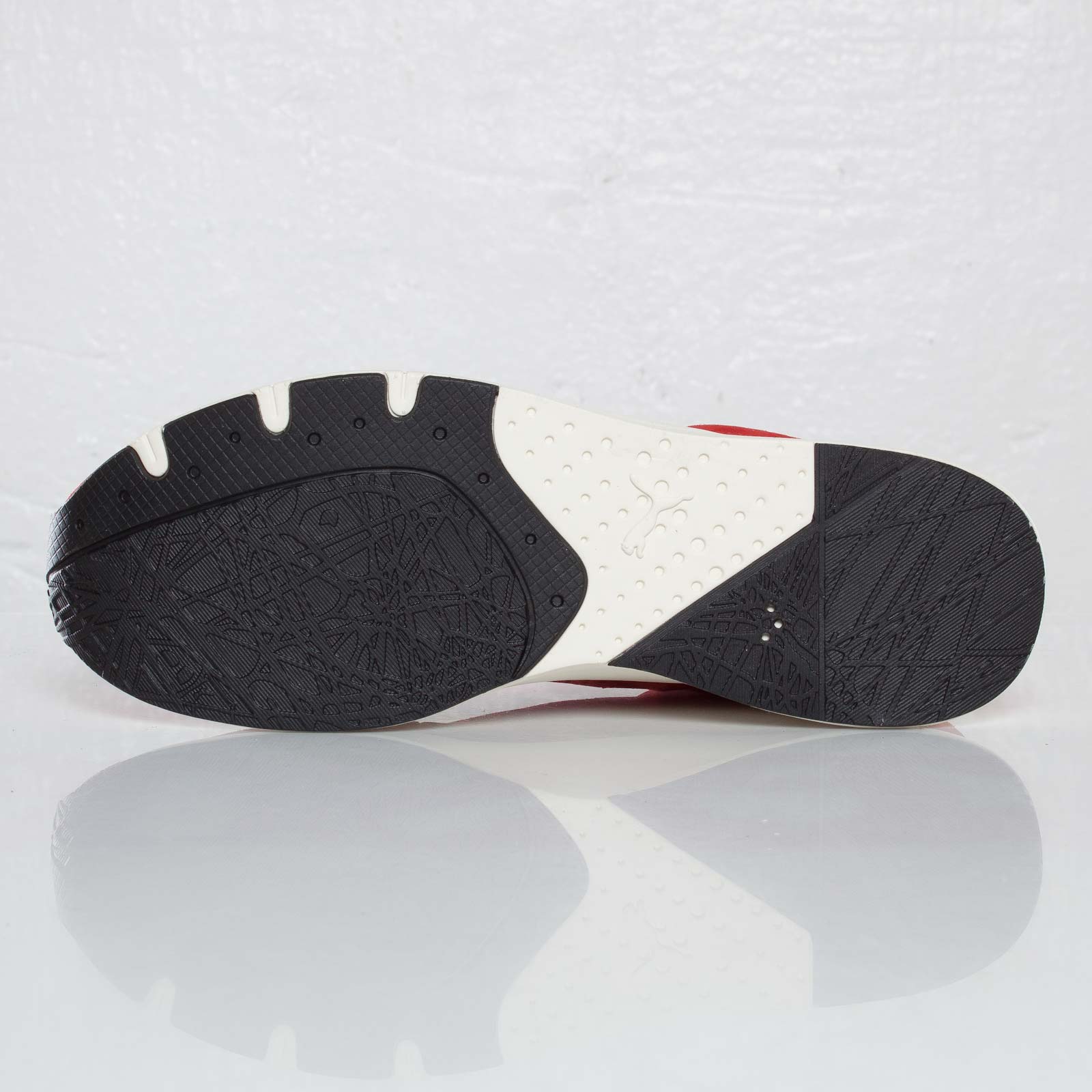 Hussein Chalayan Puma Haast Fall 2012 15