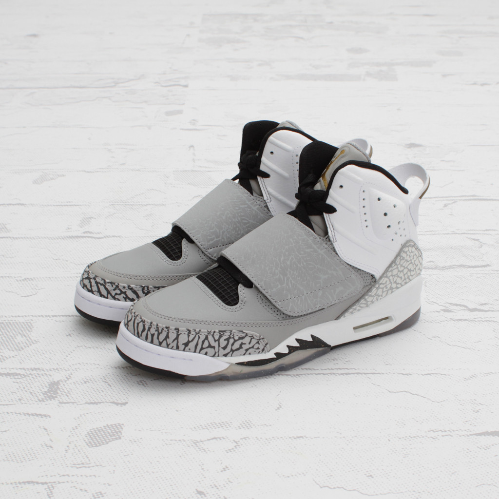 Jordan Son Of Mars Matte Silver Metallic Gold 4