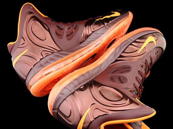 Nike Air Max Hyperposite Brown