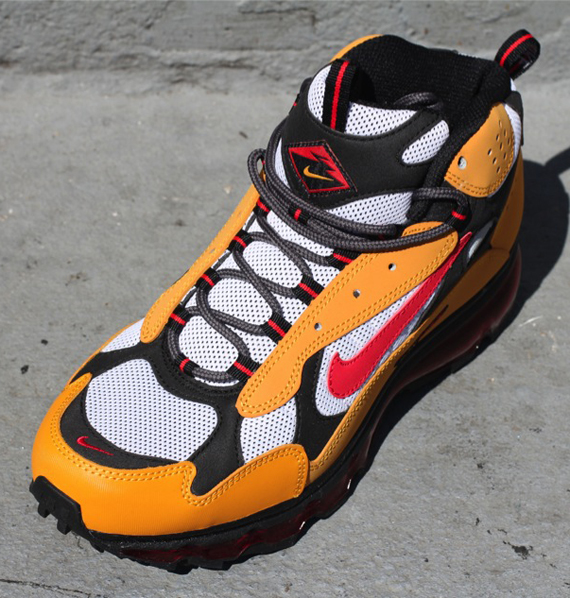 Nike Air Max Terra Sertig White University Red Canyon Gold 13