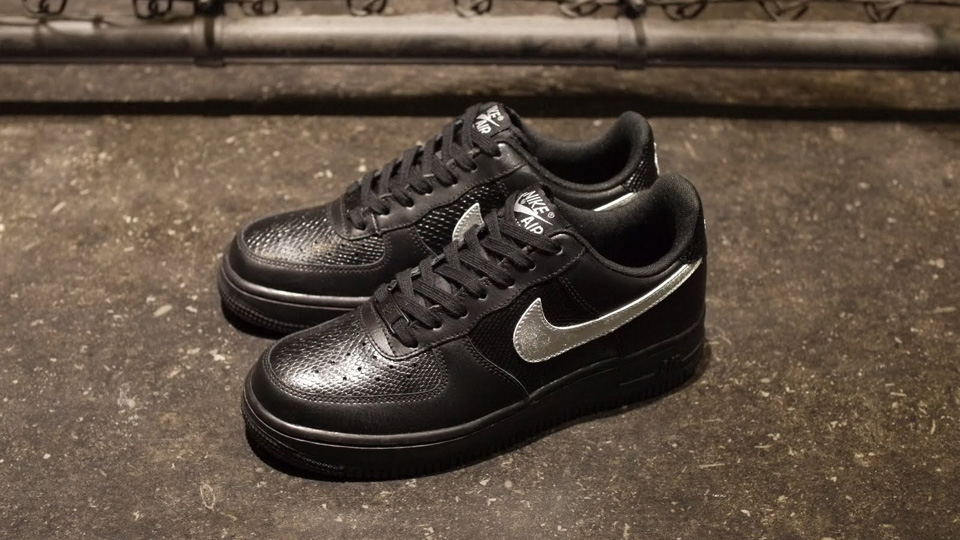 Nike Wmns Air Force 1 Low Black Silver 1