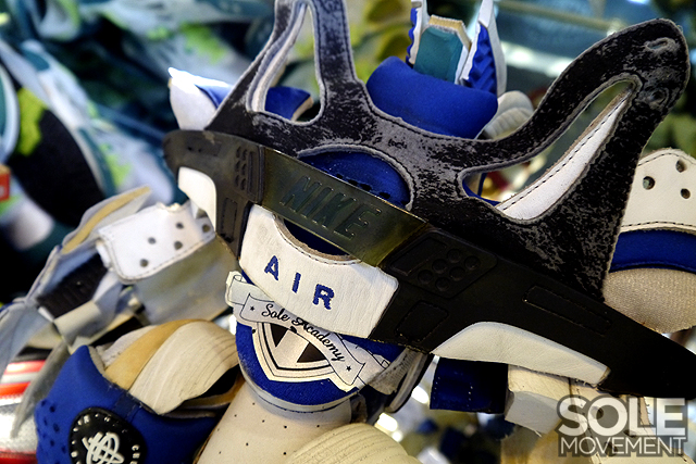 Transshoeformer Sneaker Sculpture 03