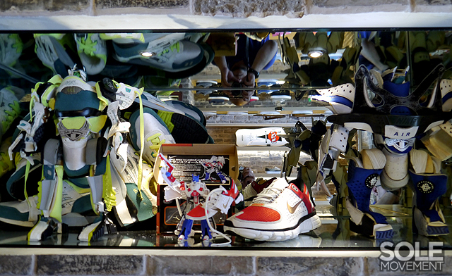Transshoeformer Sneaker Sculpture 06