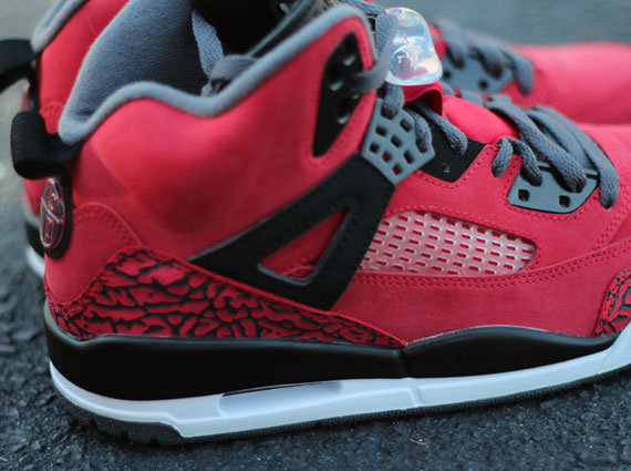 Jordan Spiz'ike "Gym Red" - Arriving at Retailers