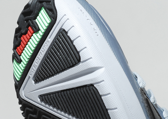 Lebron Ambassador V Blk Trm 9