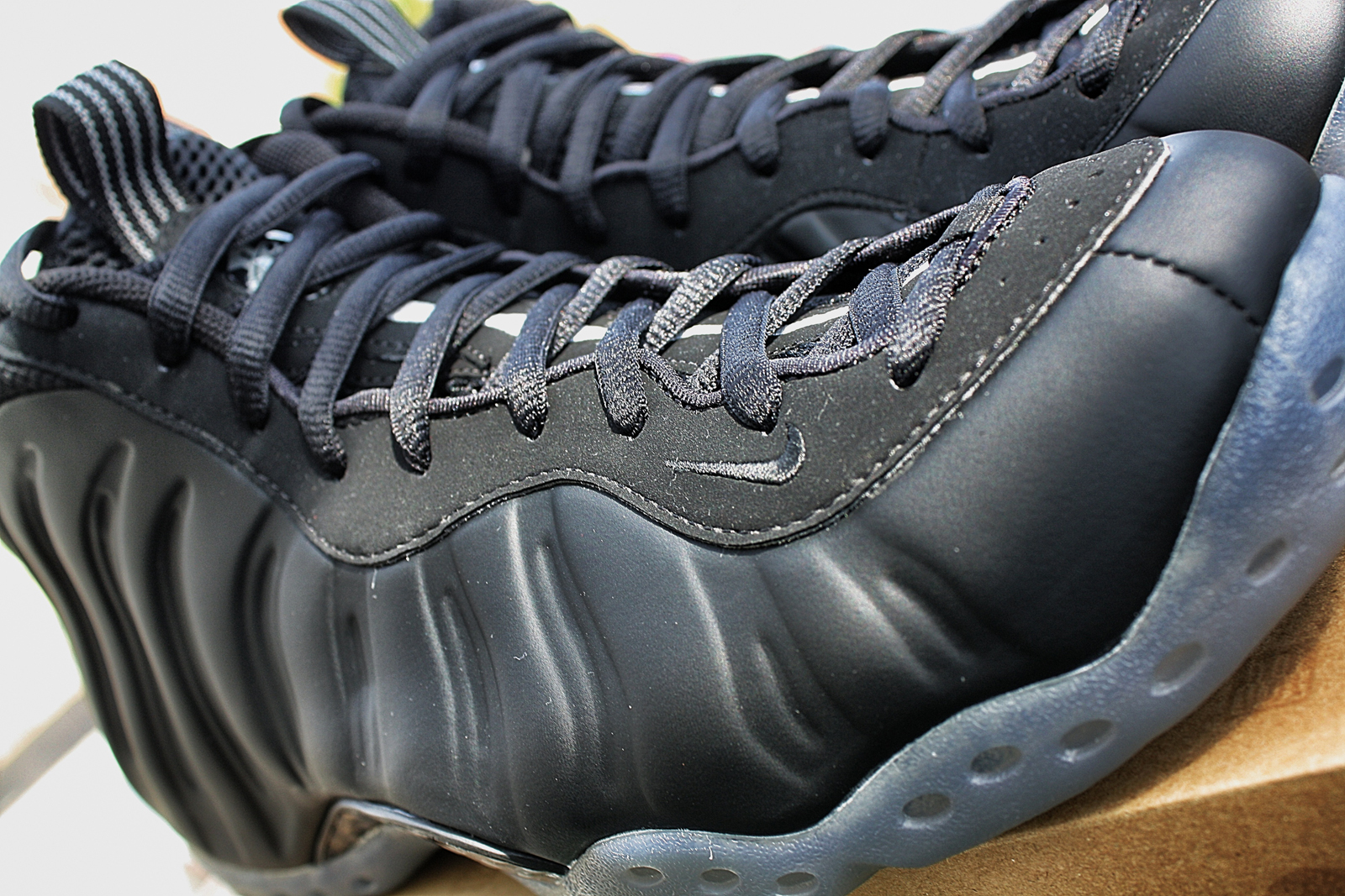 Nike Air Foamposite One Stealth Detailed Images 03