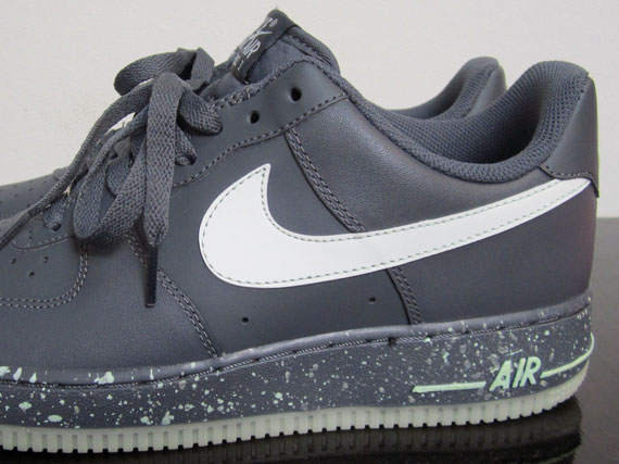 Nike Air Force 1 Low "Glow in the Dark" - Available