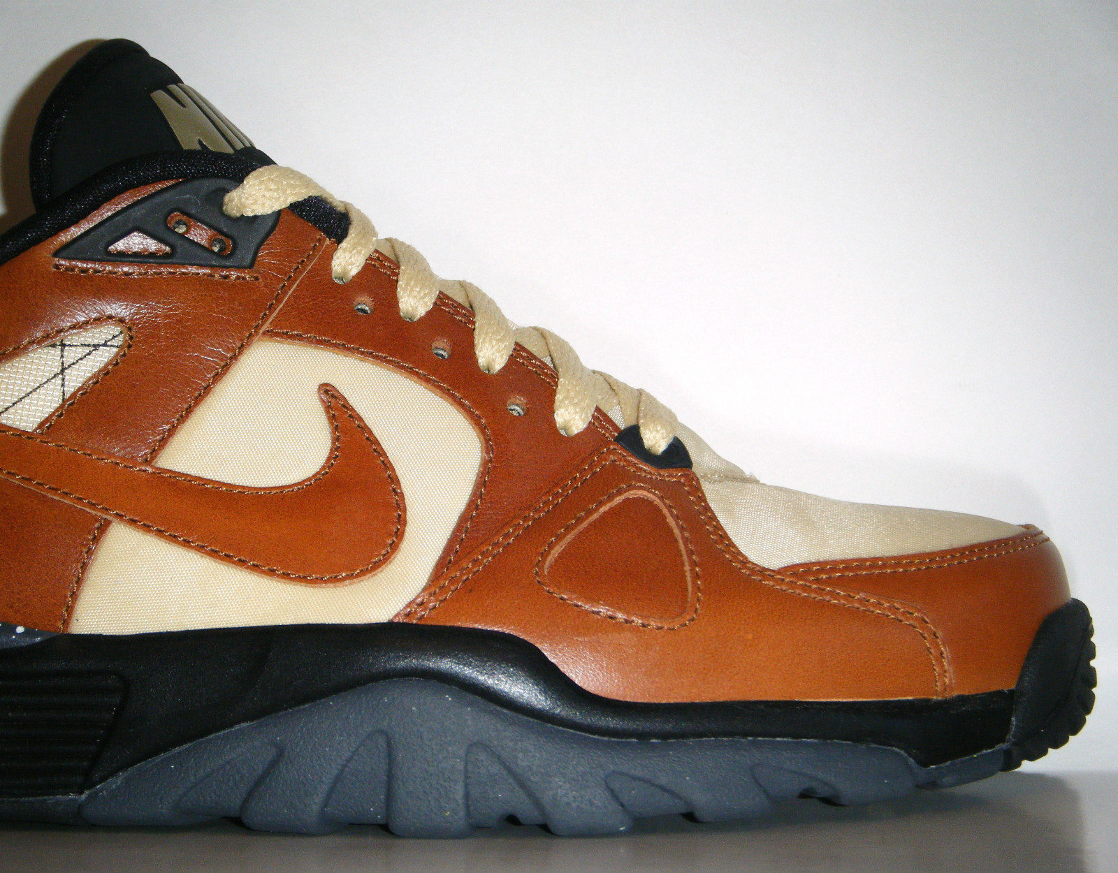 Nike Air Trainer Classic Rustic 02