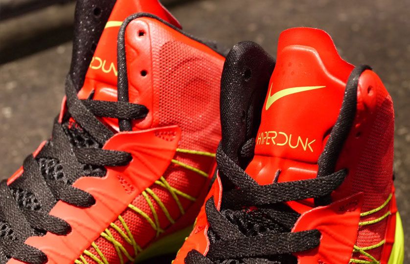 Nike Lunar Hyperdunk University Red Atomic Green Black 03