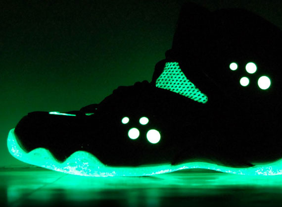 Nike Zoom Rookie Un Halloween Customs1