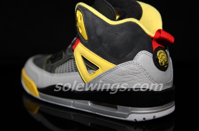 3m Reflective Jordan Spizike 03