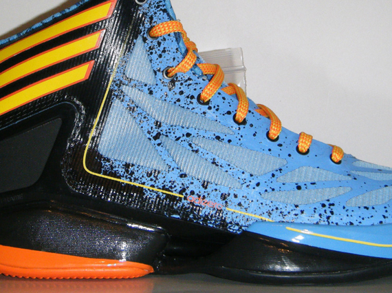 adidas Crazy Light 2 "Graffiti" Sample