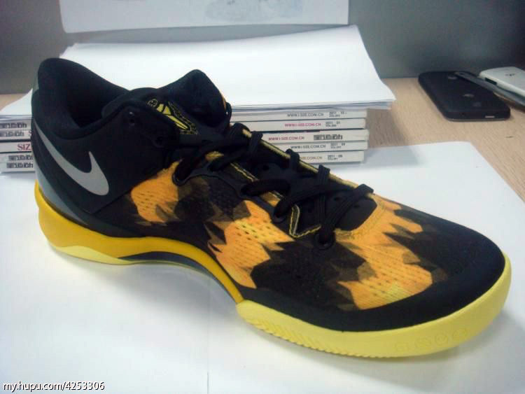 Kobe Viii Black Yellow Detail 2