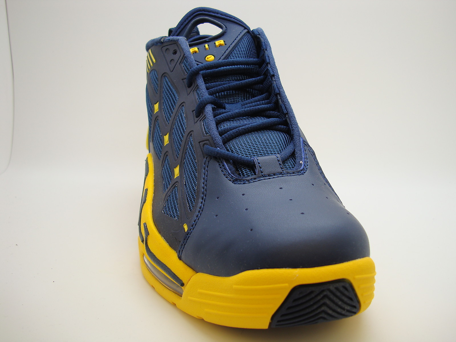 Nike Air Max Pillar Michigan Release 05