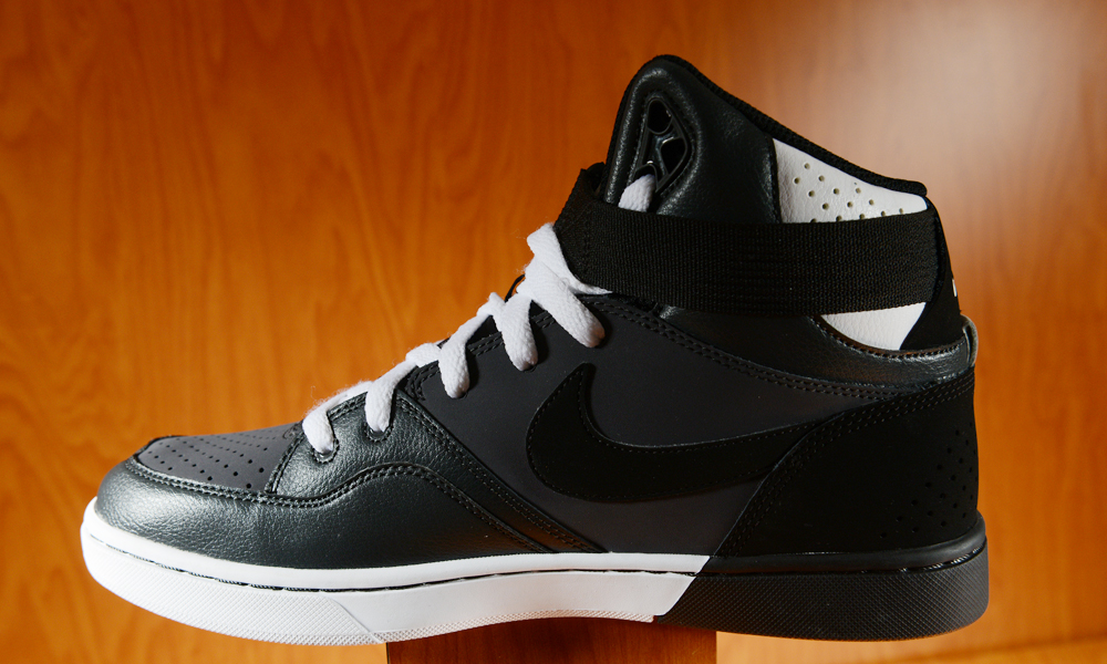 Nike Court Tranxition 4