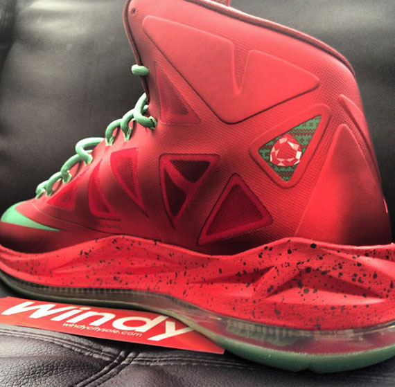 Nike Lebron X Christmas New Images 3