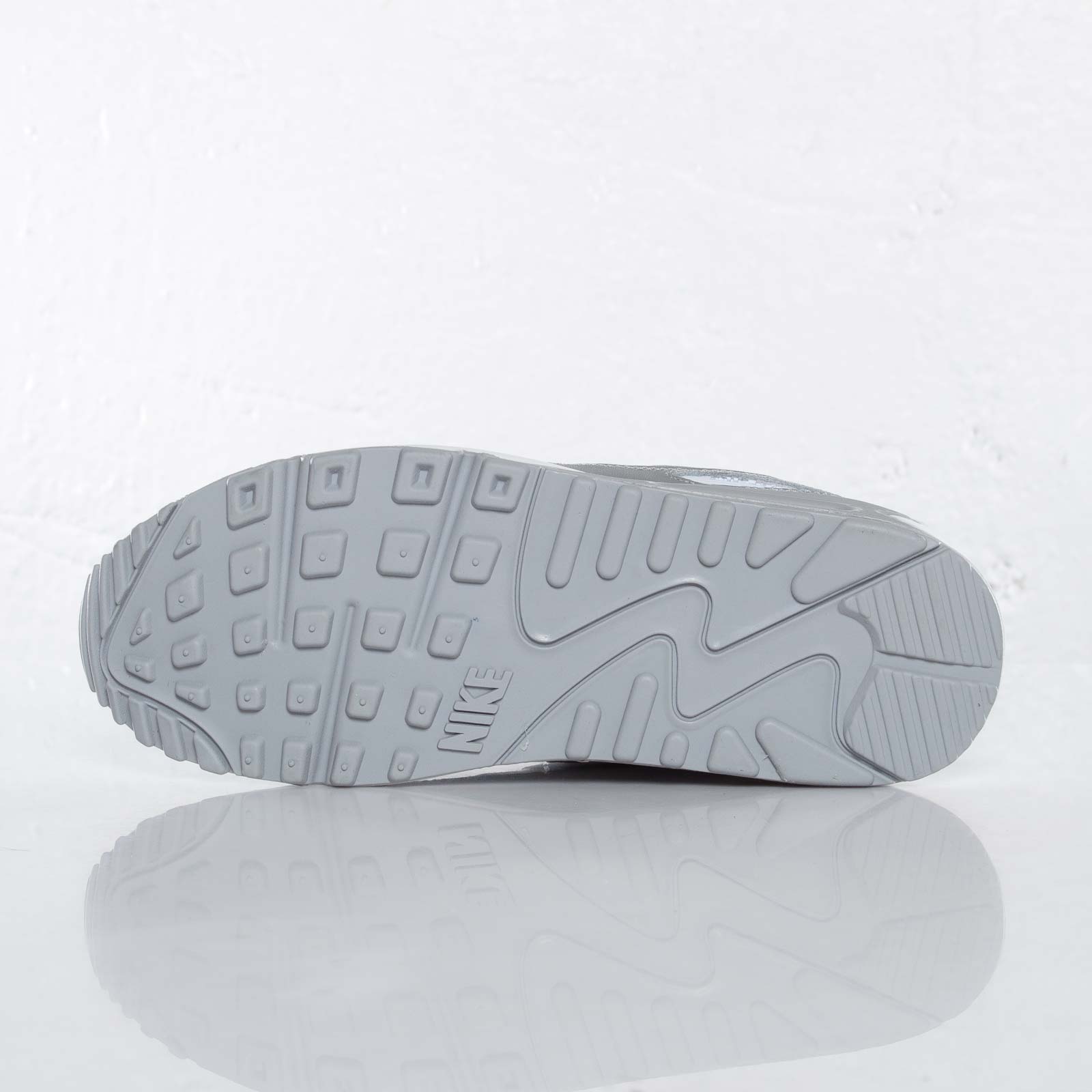 Nike Wmns Air Max 90 White Metallic Silver Wolf Grey 6