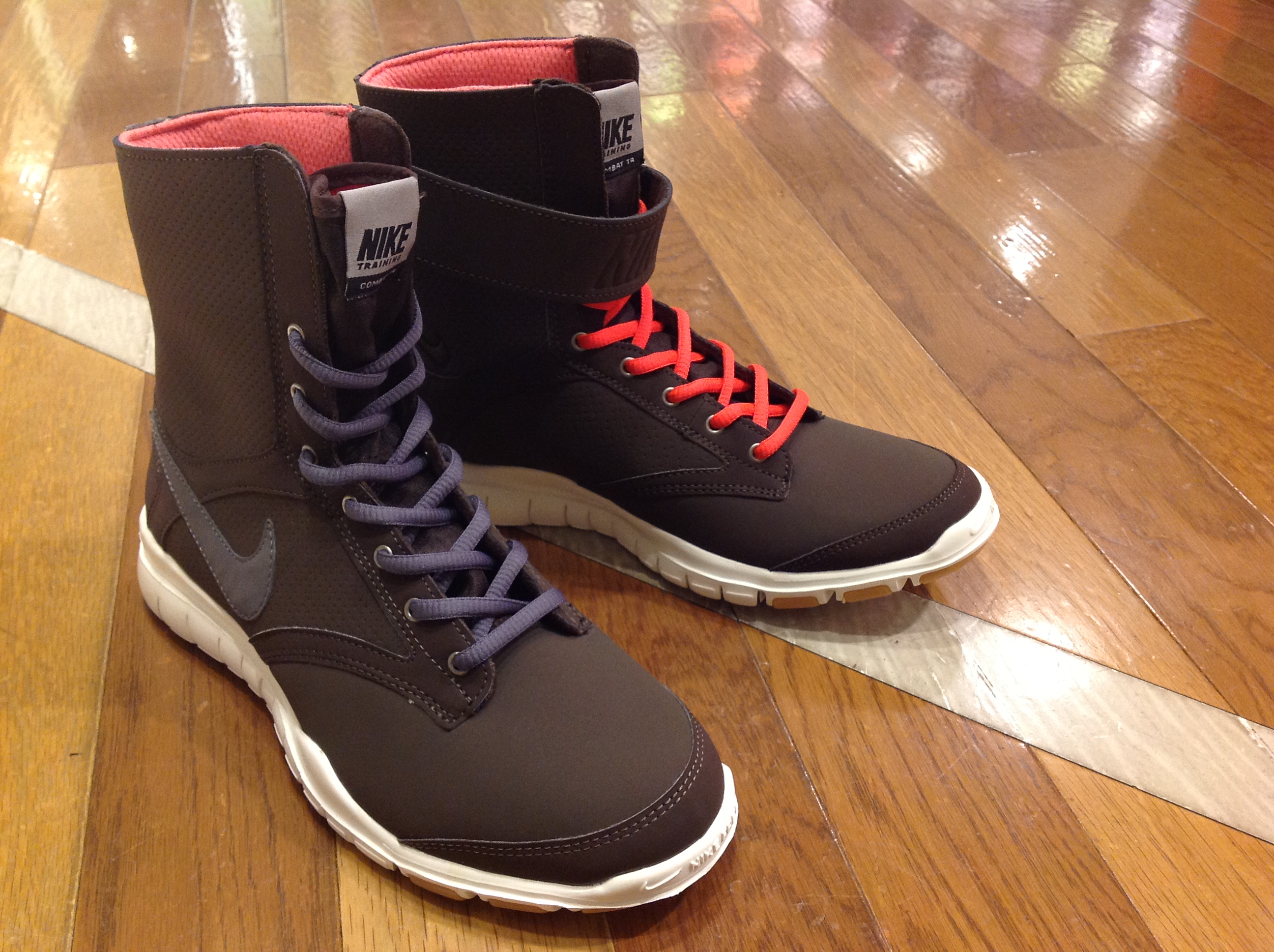 Nike Wmns Gym Combat Tr Leather 1