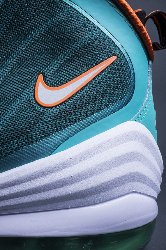 Penny V Dolphins Arriving 6