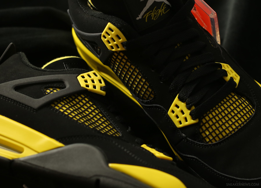 Air Jordan IV "Thunder" Beauty Shots