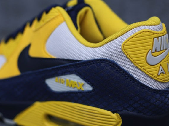 Nike Air Max 90 Snake Vivid Sulfur Obsidian