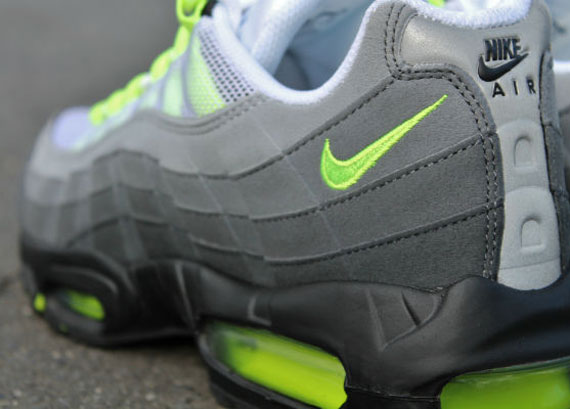 Nike Air Max 95 OG "Neon" - Arriving at Retailers