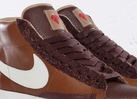 Nike Blazer High VNTG "Light British Tan"