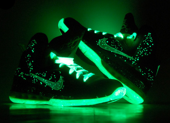 Nike Lebron 9 Spaceman Customs