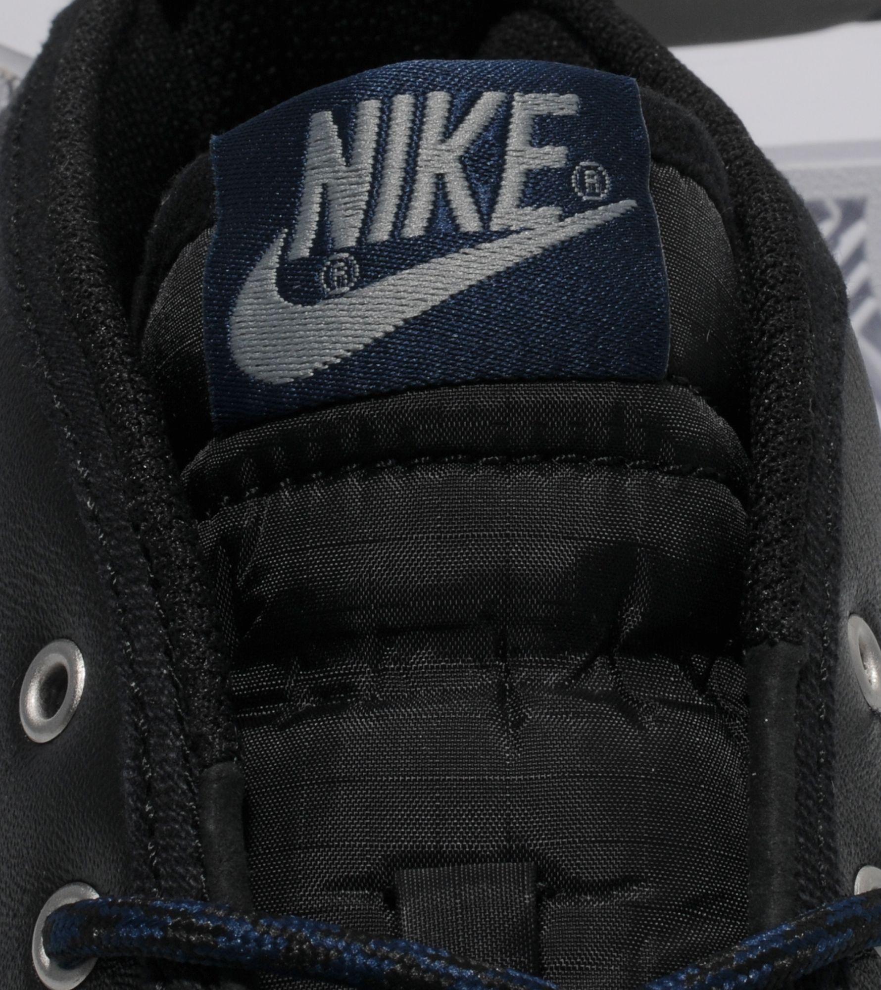 Nike Toki Premium Holiday 2012 Size Exclusives 3