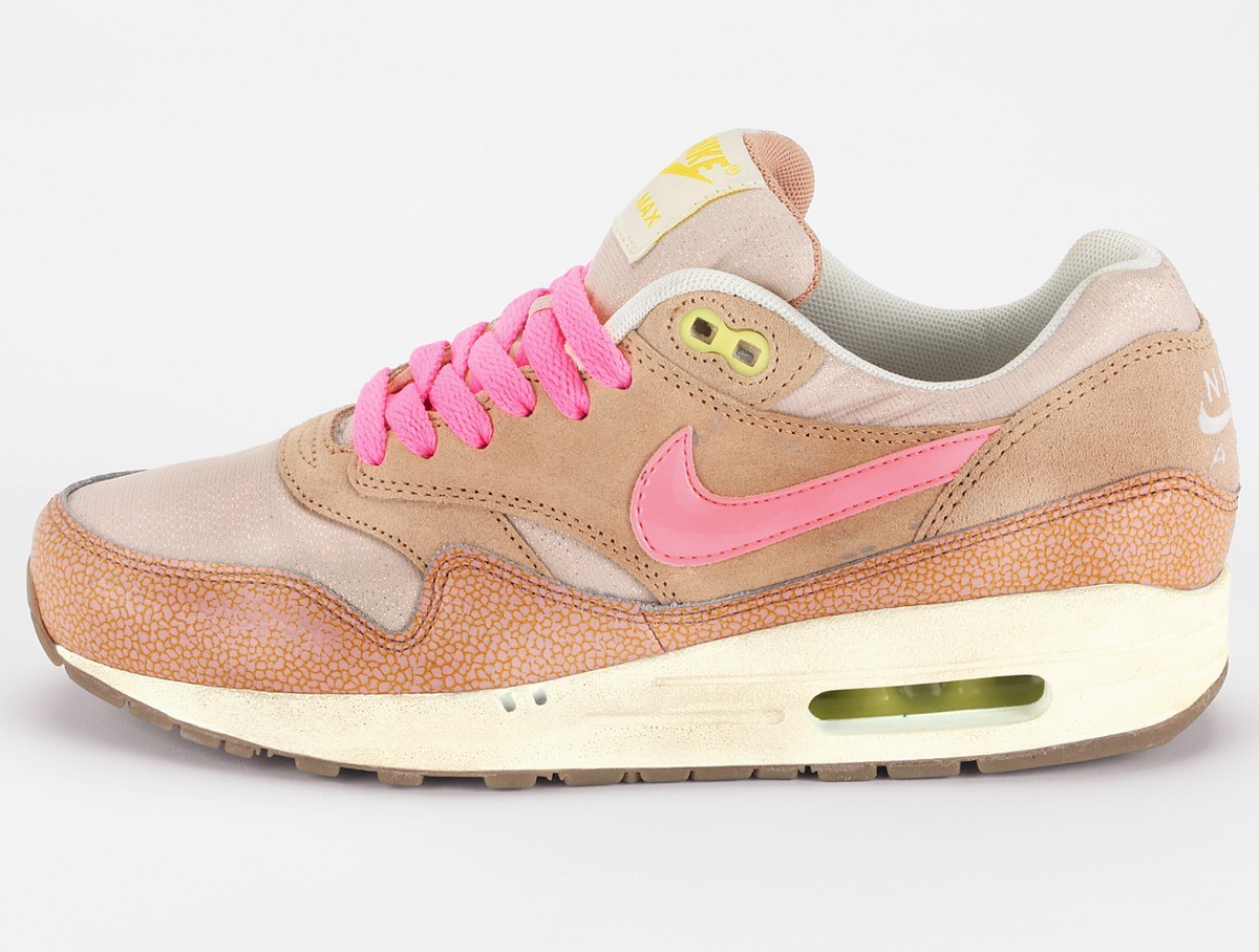 Nike Wmns Air Max 1 Metallic Pink 1