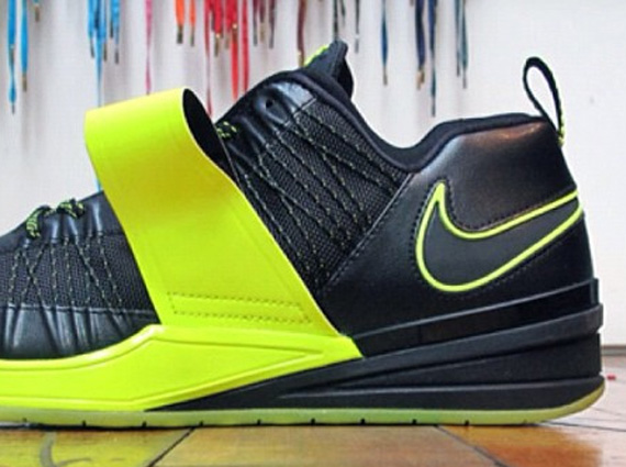 Nike Zoom Revis Black Volt 2