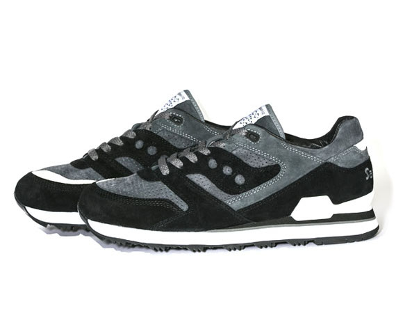 White Mountaineering Saucony Courageous 1