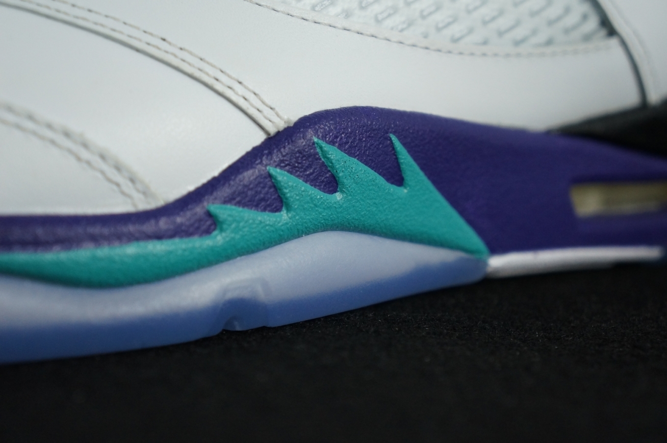 Air Jordan V Grape Available Early On Ebay 02