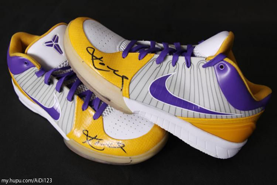 Kobe Bryant Autograph Set 6