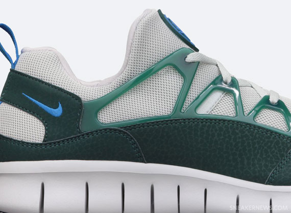 Nike Free Huarache Light Dark Atomic Teal 1