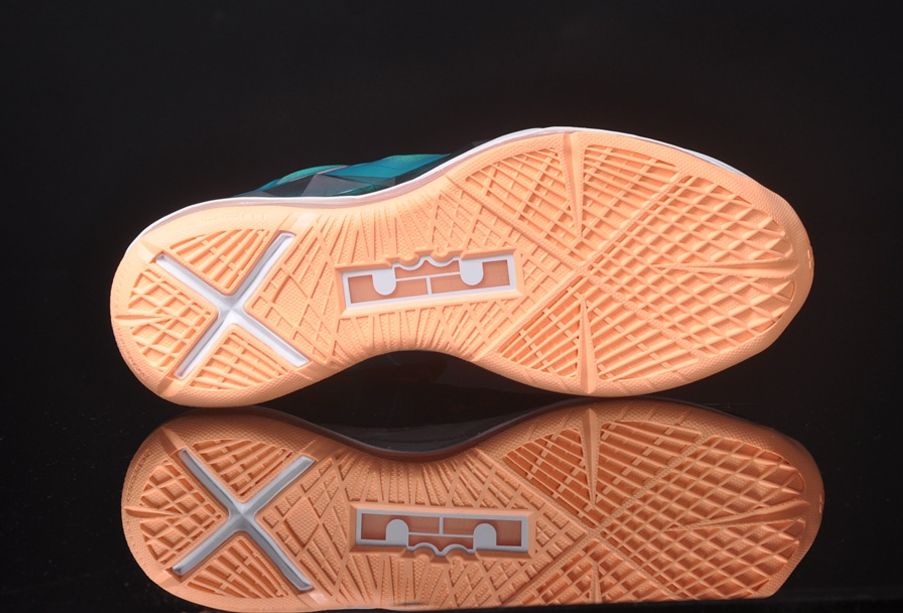 Nike Lebron X Setting 01