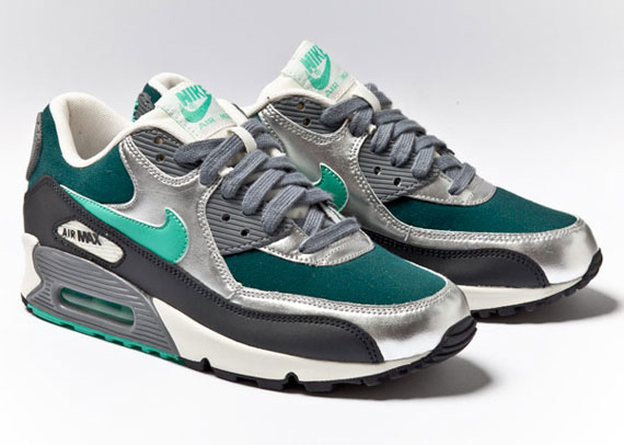 Nike WMNS Air Max 90 “Mercury”