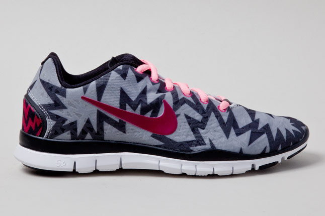 Nike Wmns Free Tr Fit 3 Kaboom 1