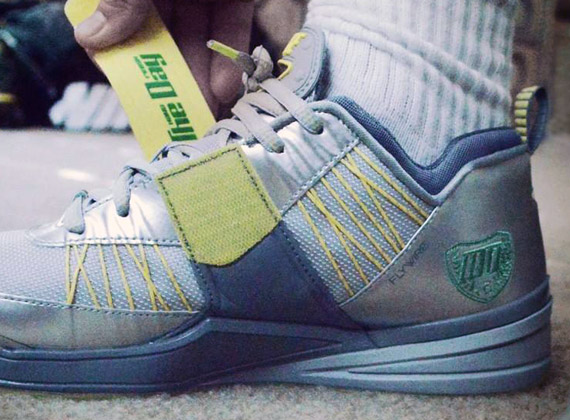 Nike Zoom Revis Oregon 01
